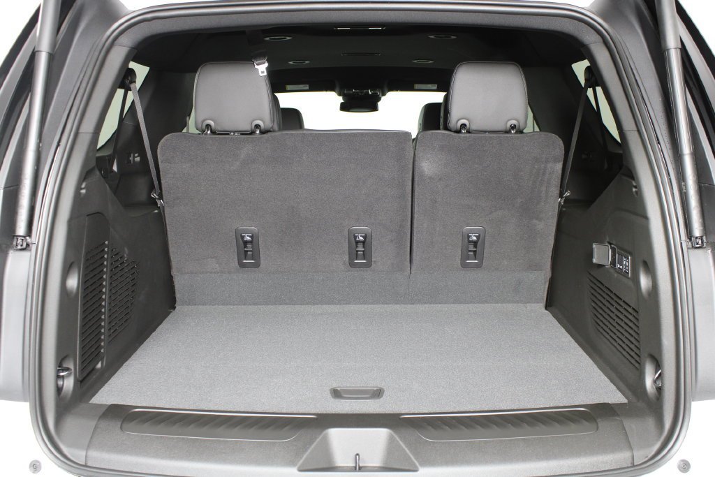 2027 Chevrolet Suburban LT - Photo 8