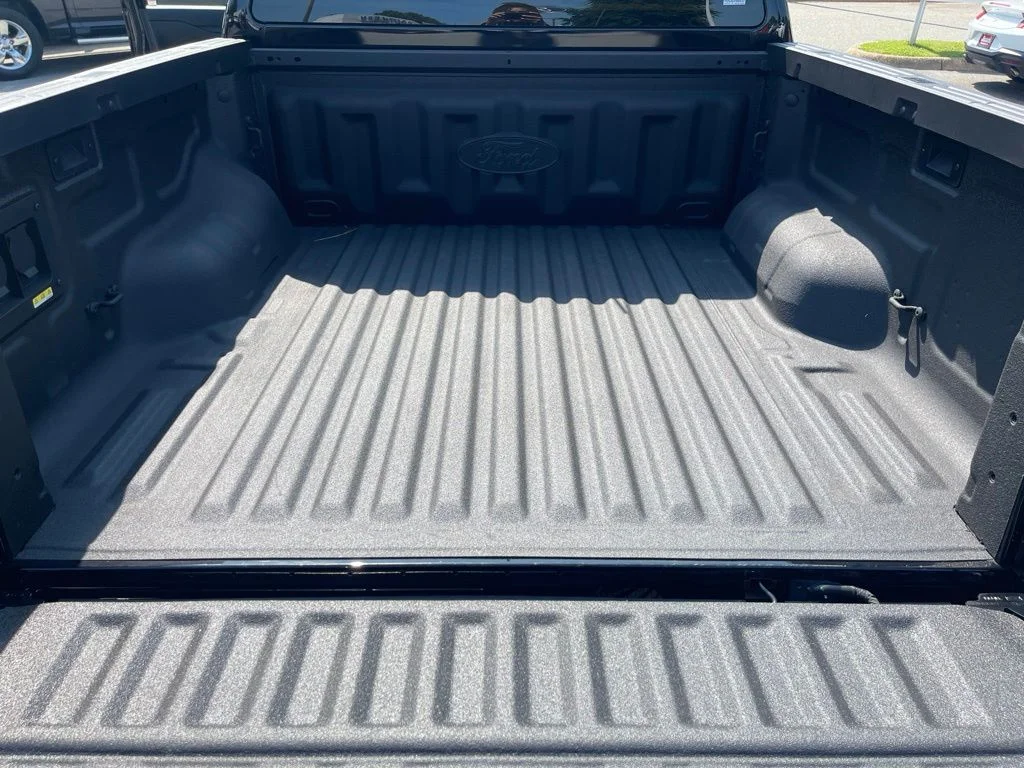 Used 2024 Black Ford XLT image 27
