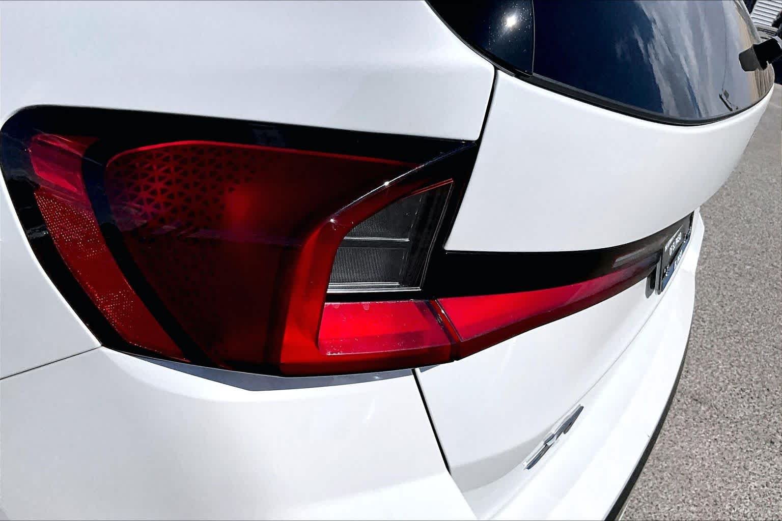 Used 2025 Alpine White BMW xDrive28i image 27