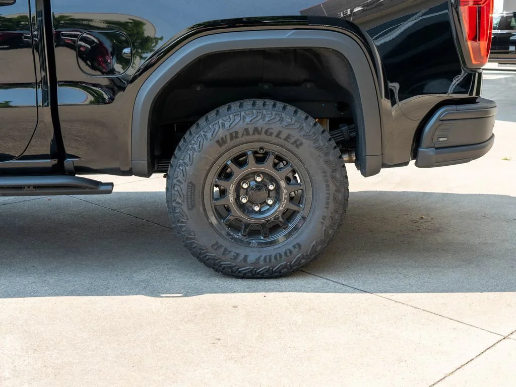 New 2026 Onyx Black GMC AT4X image 32