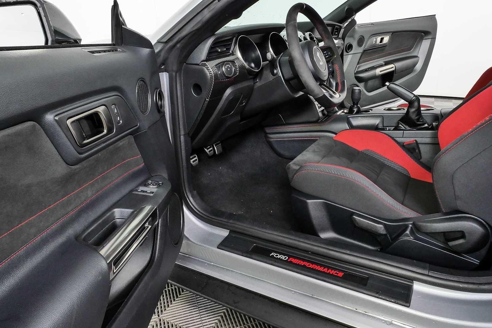Used 2020 Iconic Silver Ford Shelby GT350R image 7
