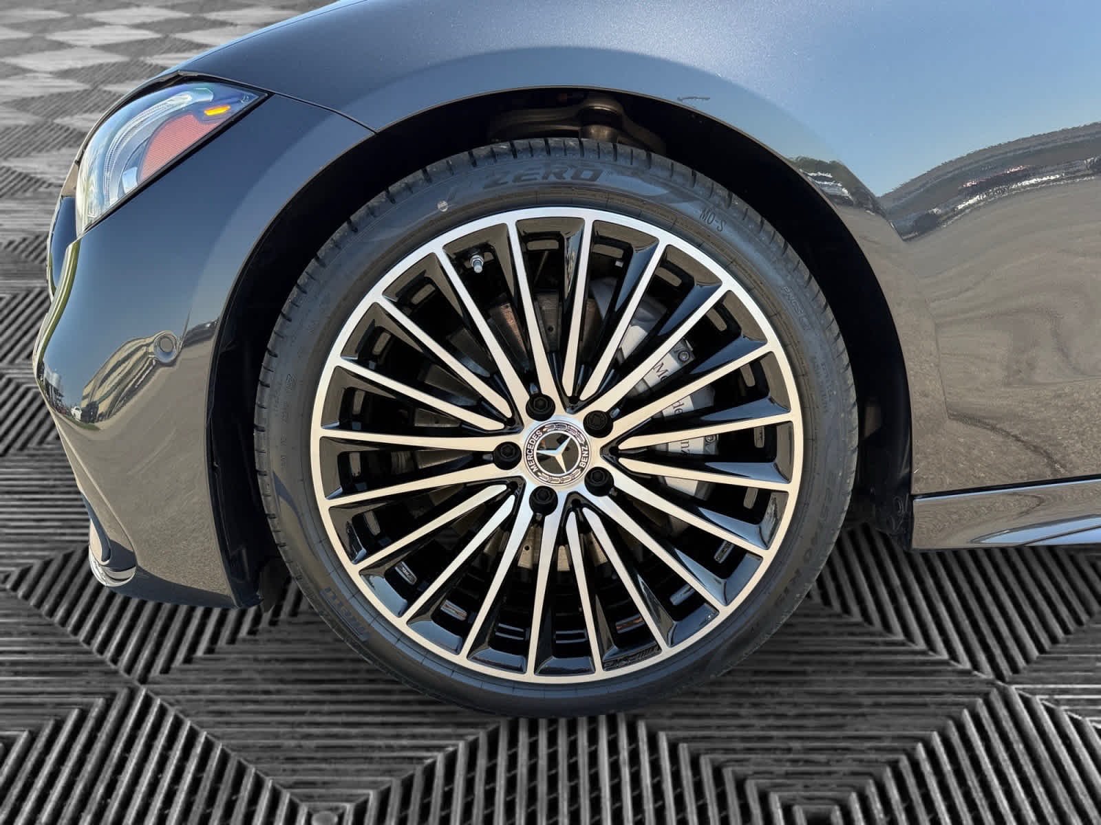 New 2026 Graphite Grey Metallic Mercedes-Benz C 300 image 9