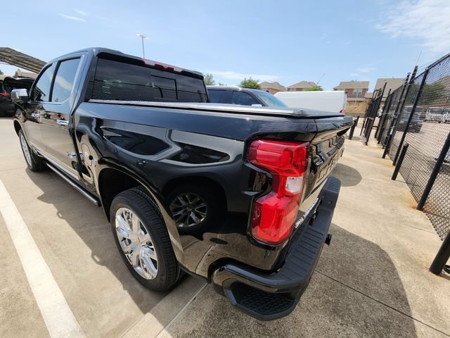 Used 2022 Black Chevrolet High Country image 6