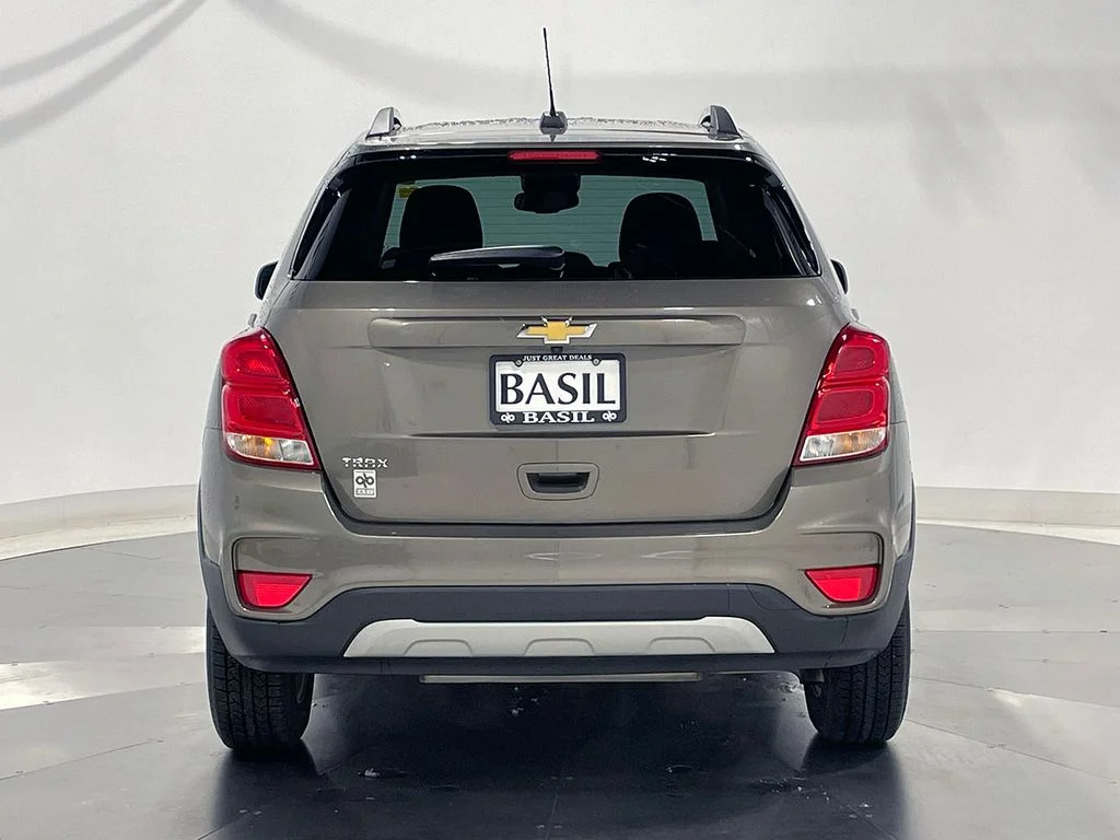 Used 2021 Gray Chevrolet LT image 12