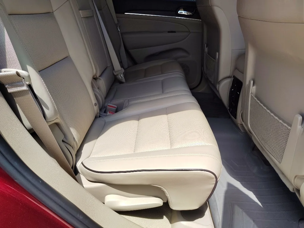 Used 2020 Velvet Red Pearlcoat Jeep Overland image 15