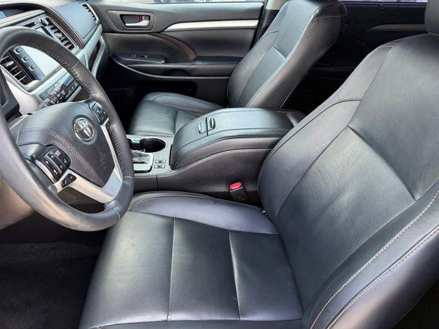 Certified Used 2019 OOH LA LA ROUGE MICA Toyota XLE image 10