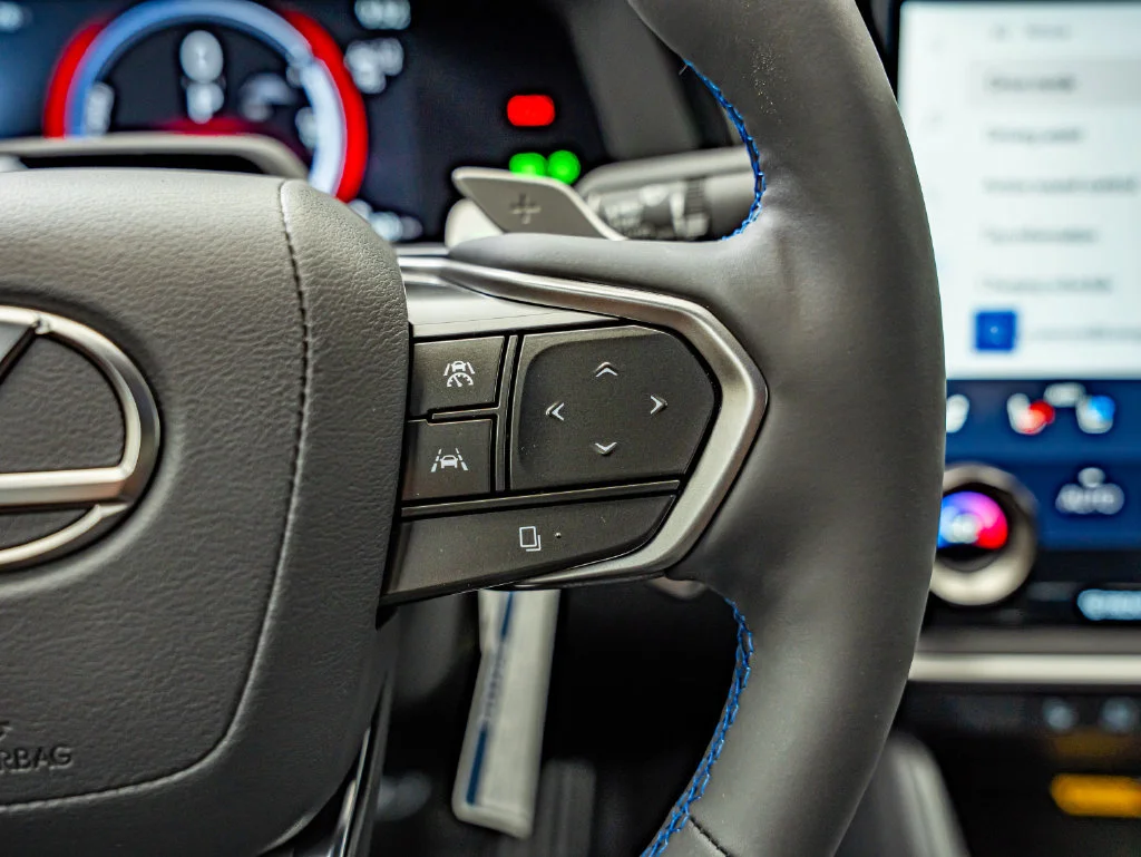 New 2026 Black Lexus 550e F Sport image 18