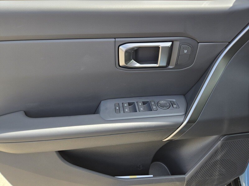 New 2027 Frost Blue / Black Roof Kia X-Line S image 9
