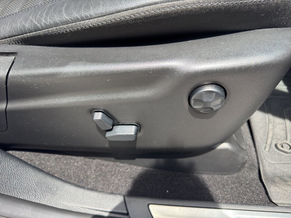 Used 2020 Bright White Jeep Limited X image 24