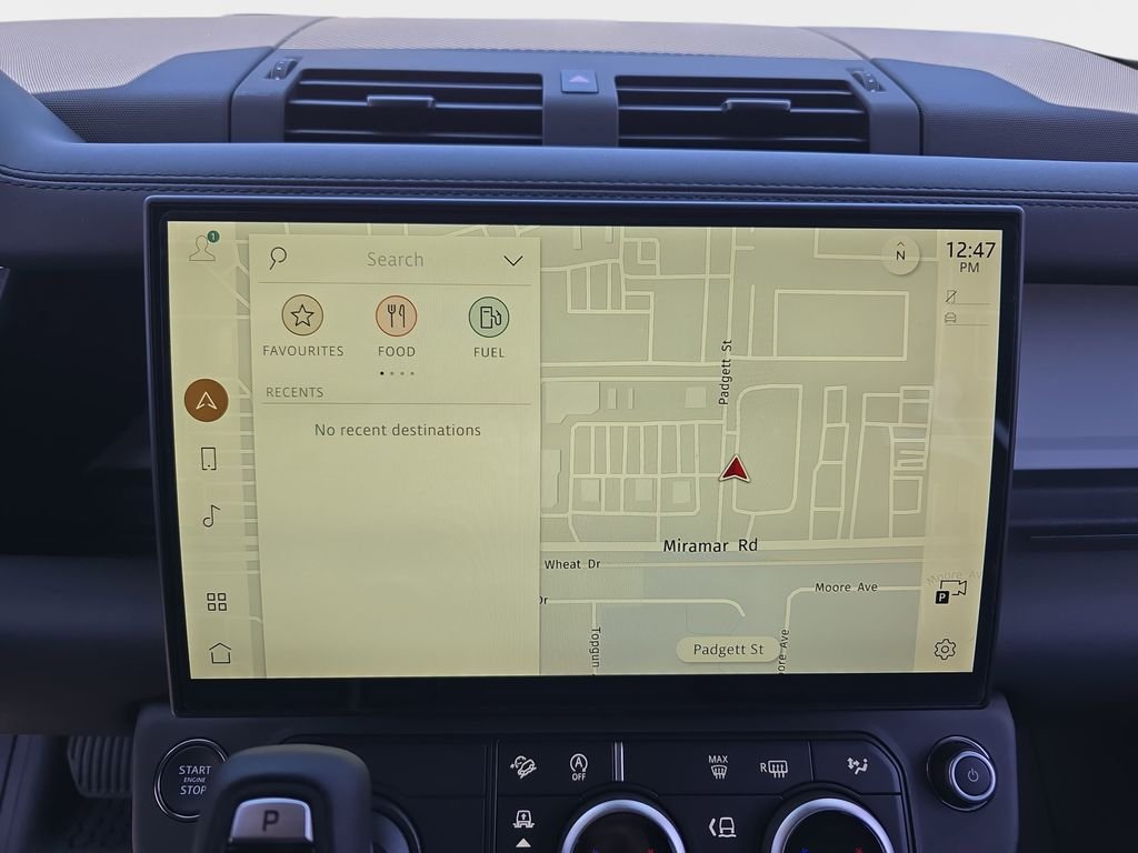 New 2026 Santorini Black Land Rover X-Dynamic SE image 22