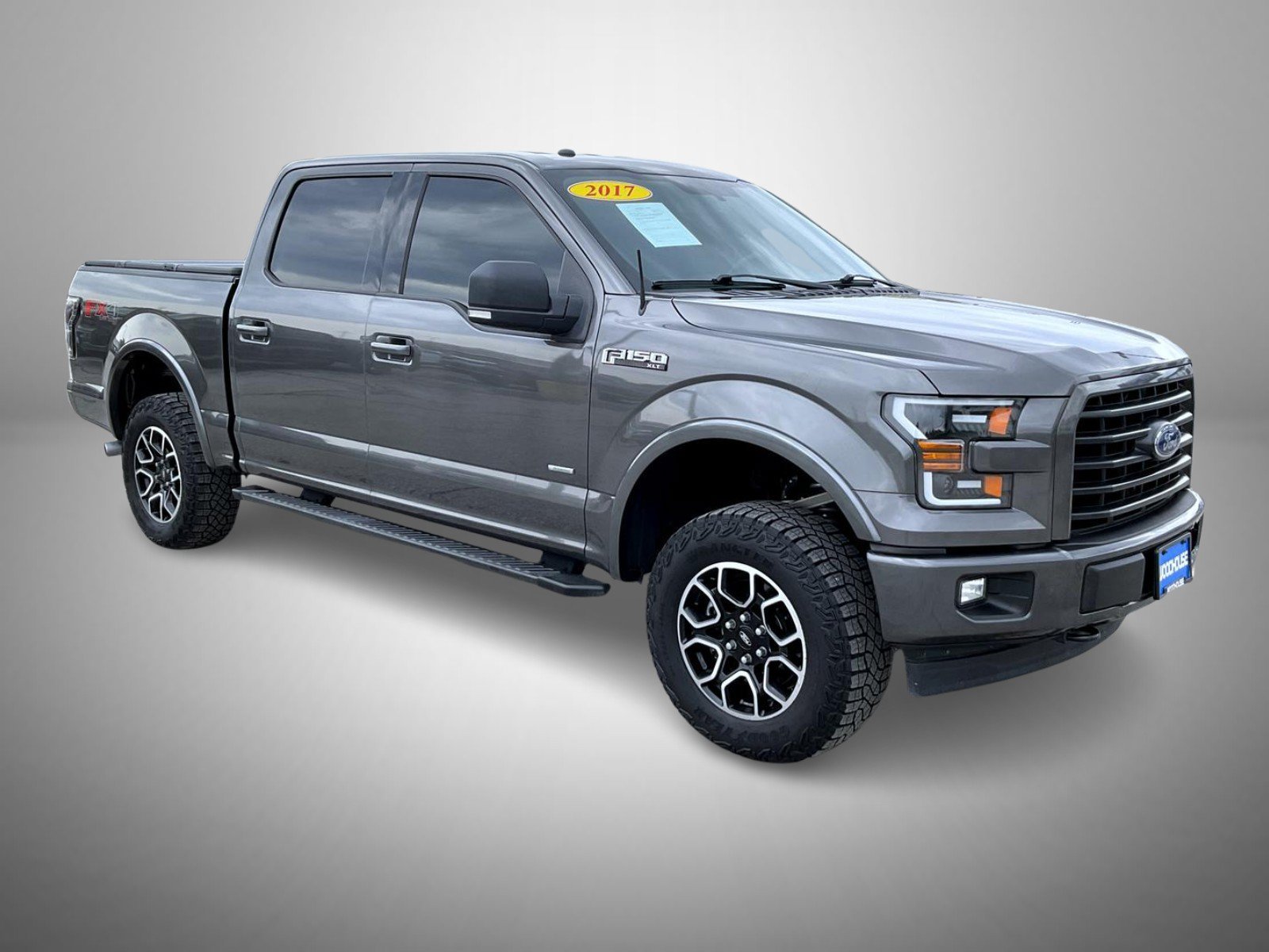 Used 2017 Gray Ford XLT image 3