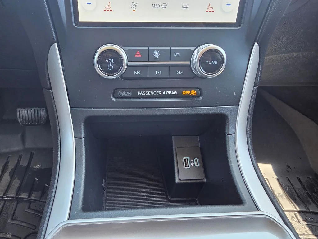 Certified Used 2024 Silver Ford SEL image 19