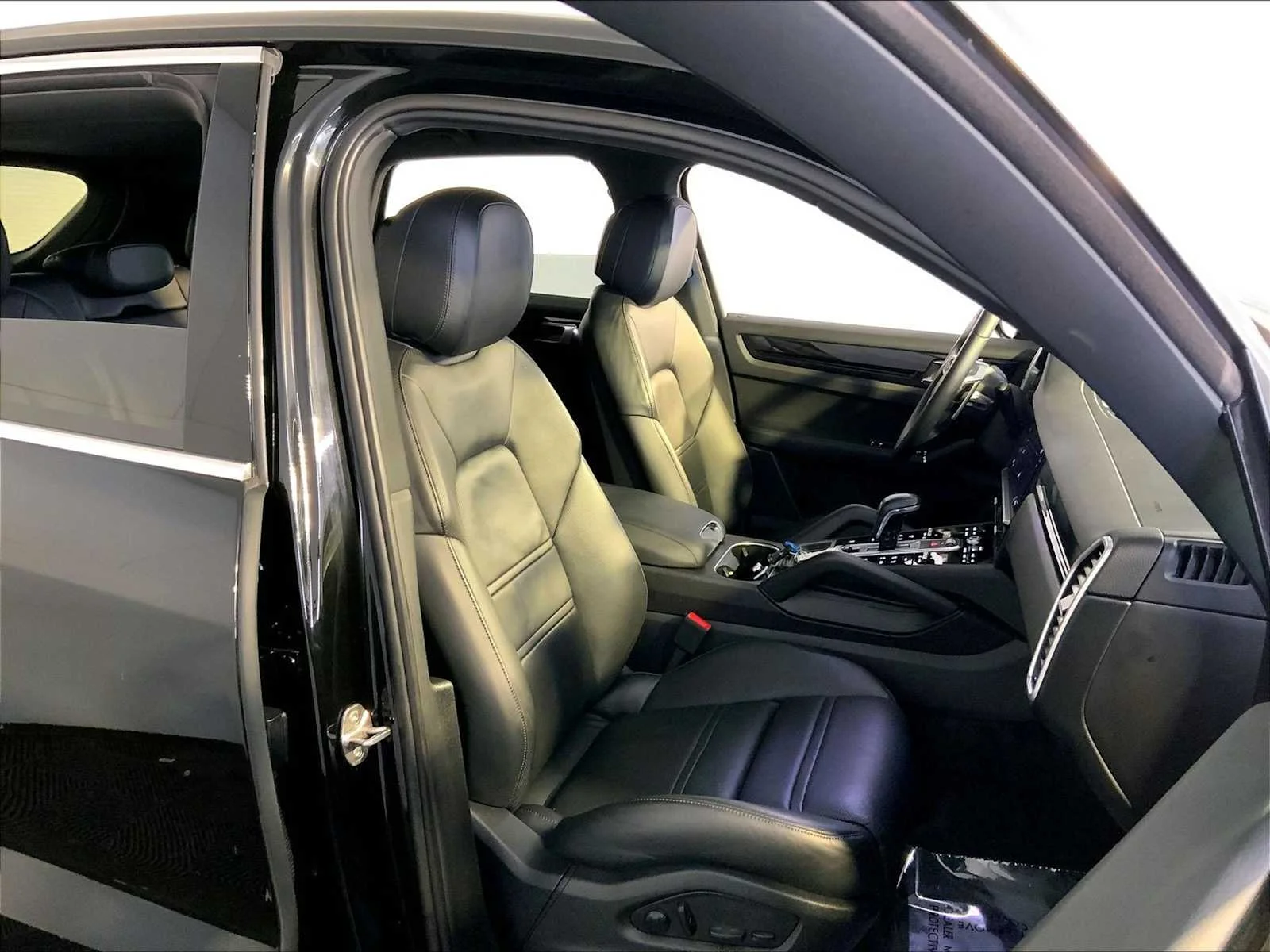 Certified Used 2023 Chromite Black Metallic Porsche  image 18