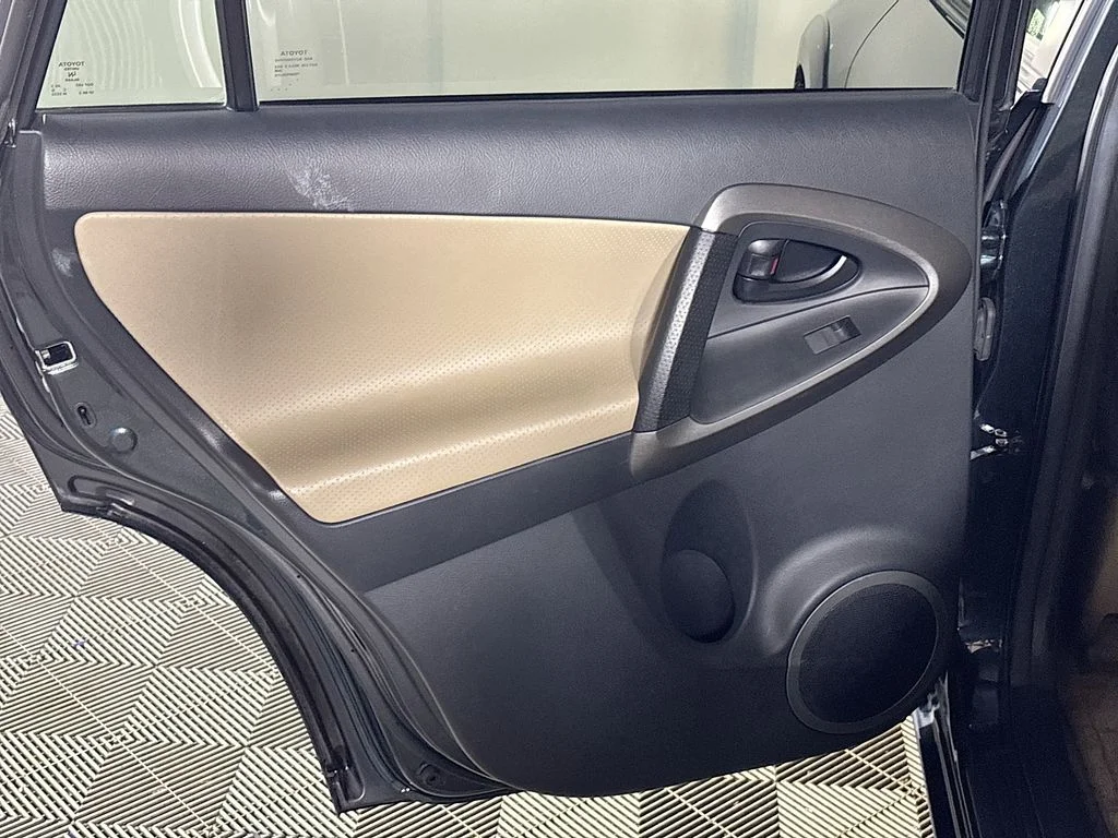 Used 2011 Green Toyota Limited image 20