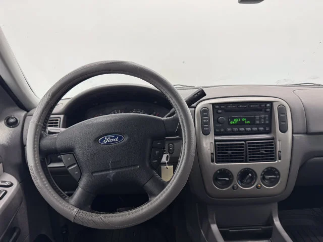 Used 2005 Silver Birch Clearcoat Metallic Ford XLT image 3