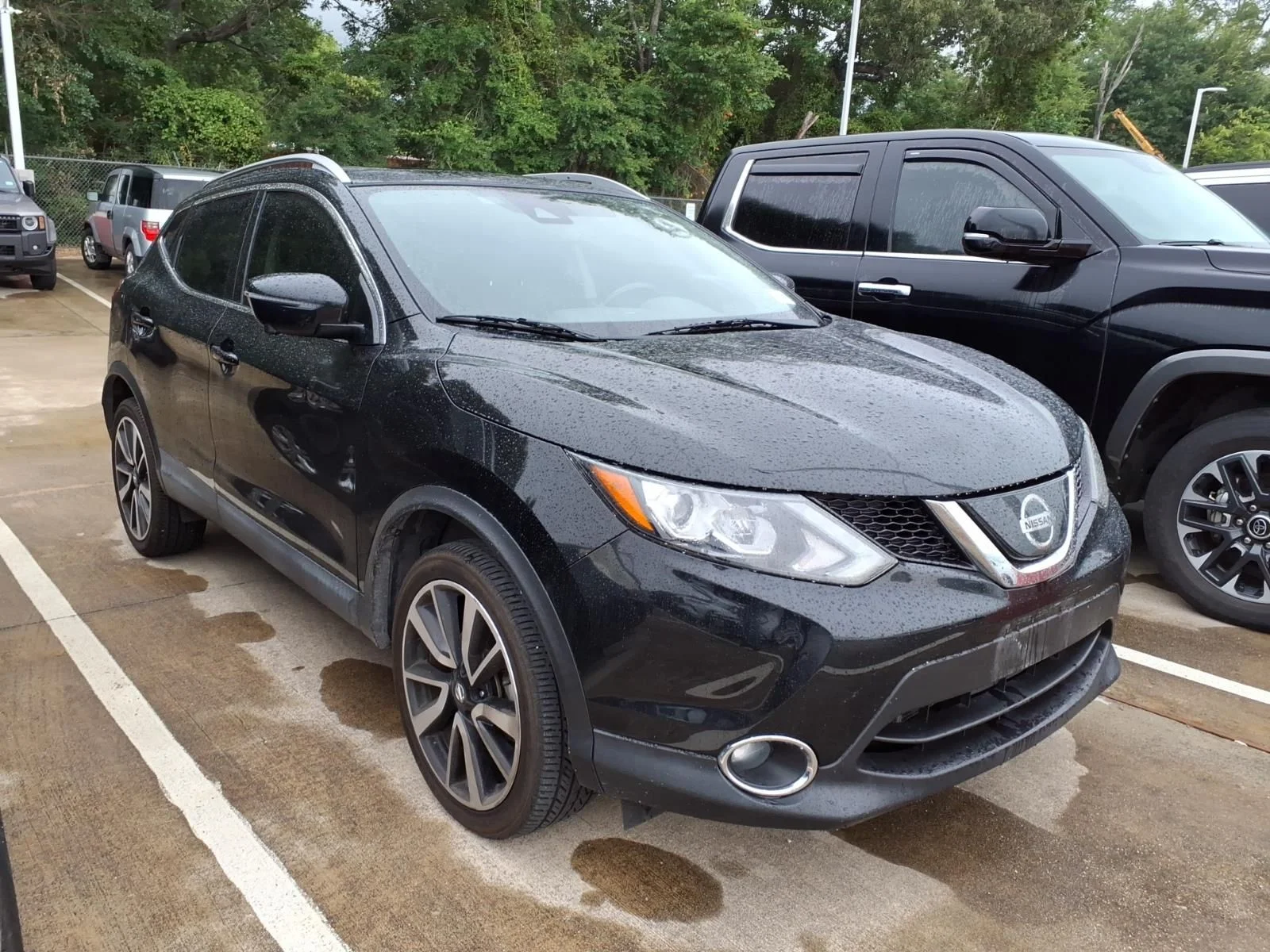Used 2019 Black Nissan SL image 1