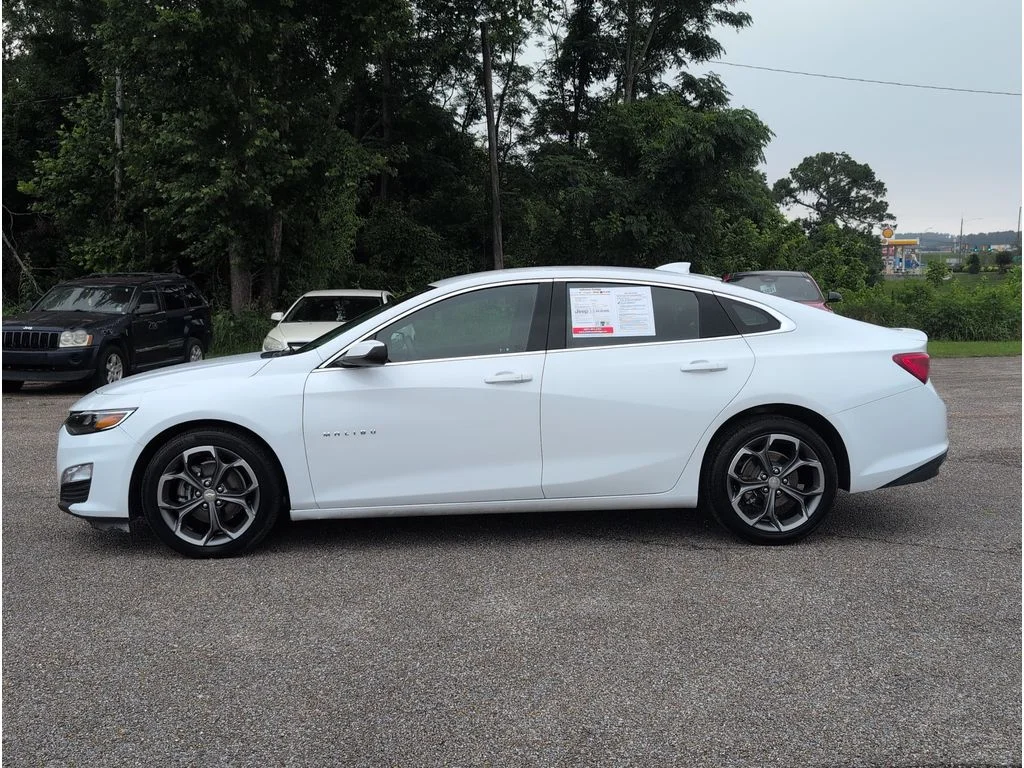 Used 2024 WHITE Chevrolet 4dr Sdn 1LT image 2