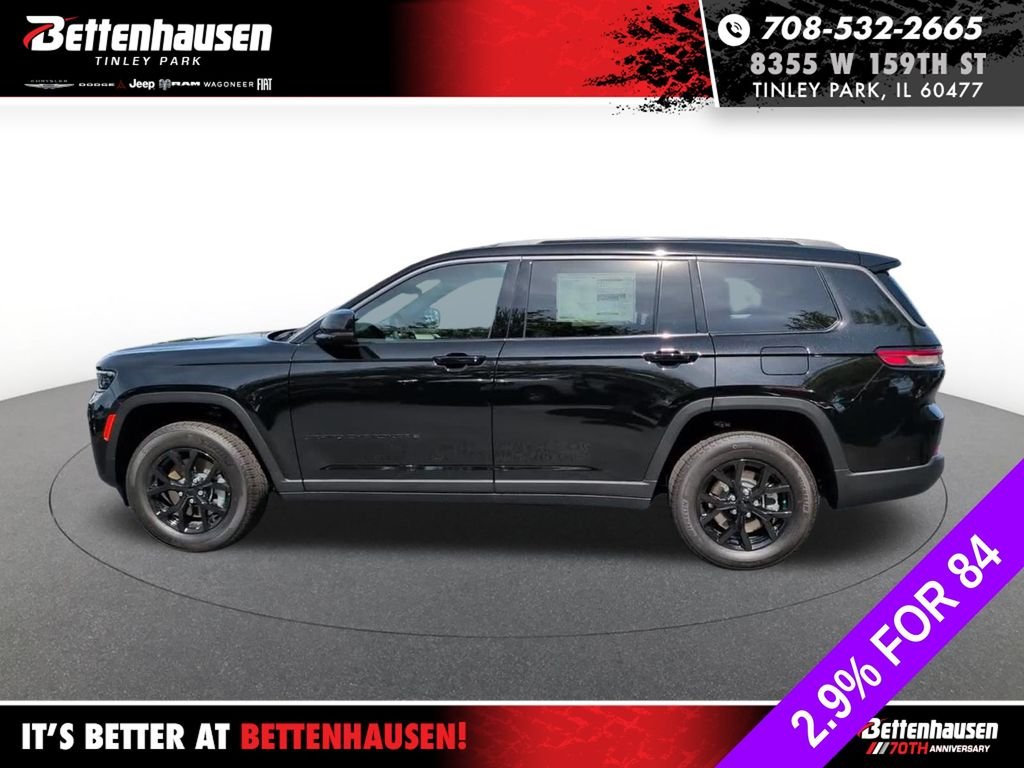 New 2026 Diamond Black Crystal Pearl-Coat Exterior Paint Jeep Laredo image 11