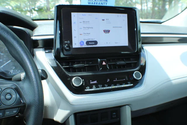 Used 2024 Wind Chill Pearl Toyota L image 9