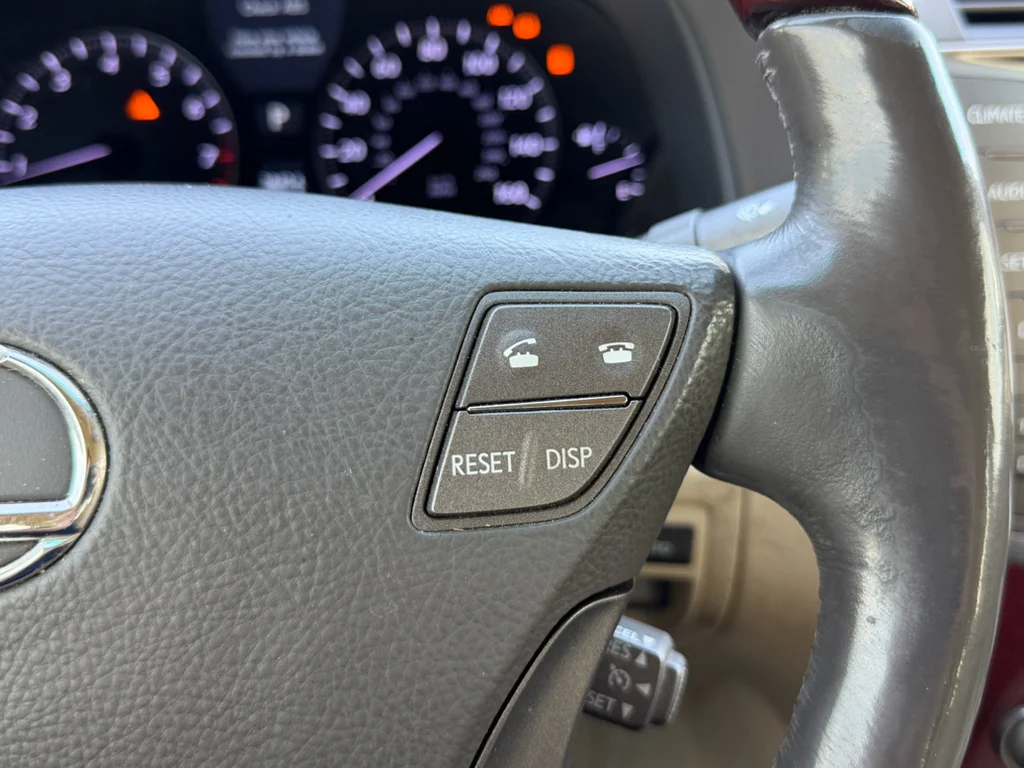 Used 2011 Starfire Pearl Lexus Base image 21