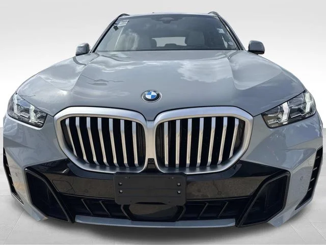 Used 2026 Gray BMW sDrive40i image 3