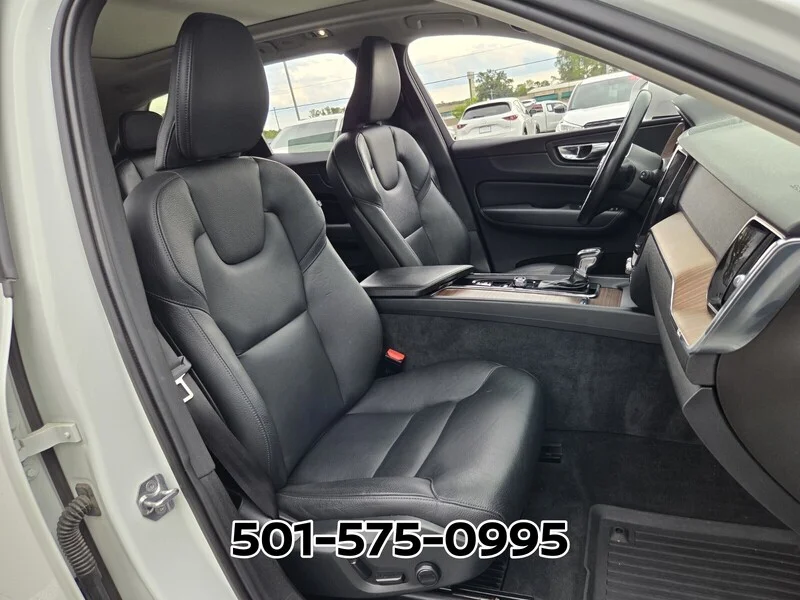 Used 2021 Crystal White VOLVO T5 AWD MOMENTUM image 20