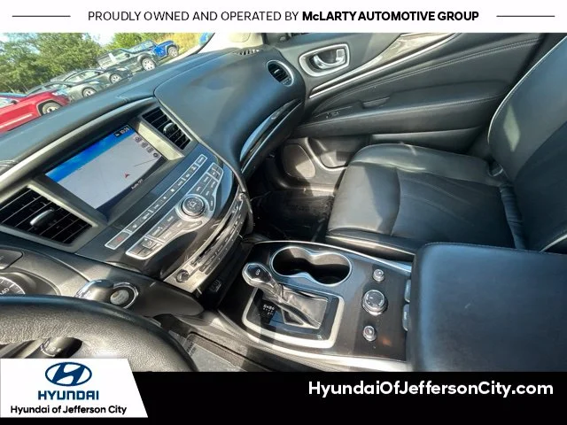 Used 2019 Red INFINITI LUXE image 28