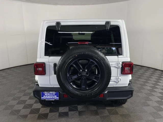 Used 2020 White Jeep Unlimited Sahara Altitude image 9