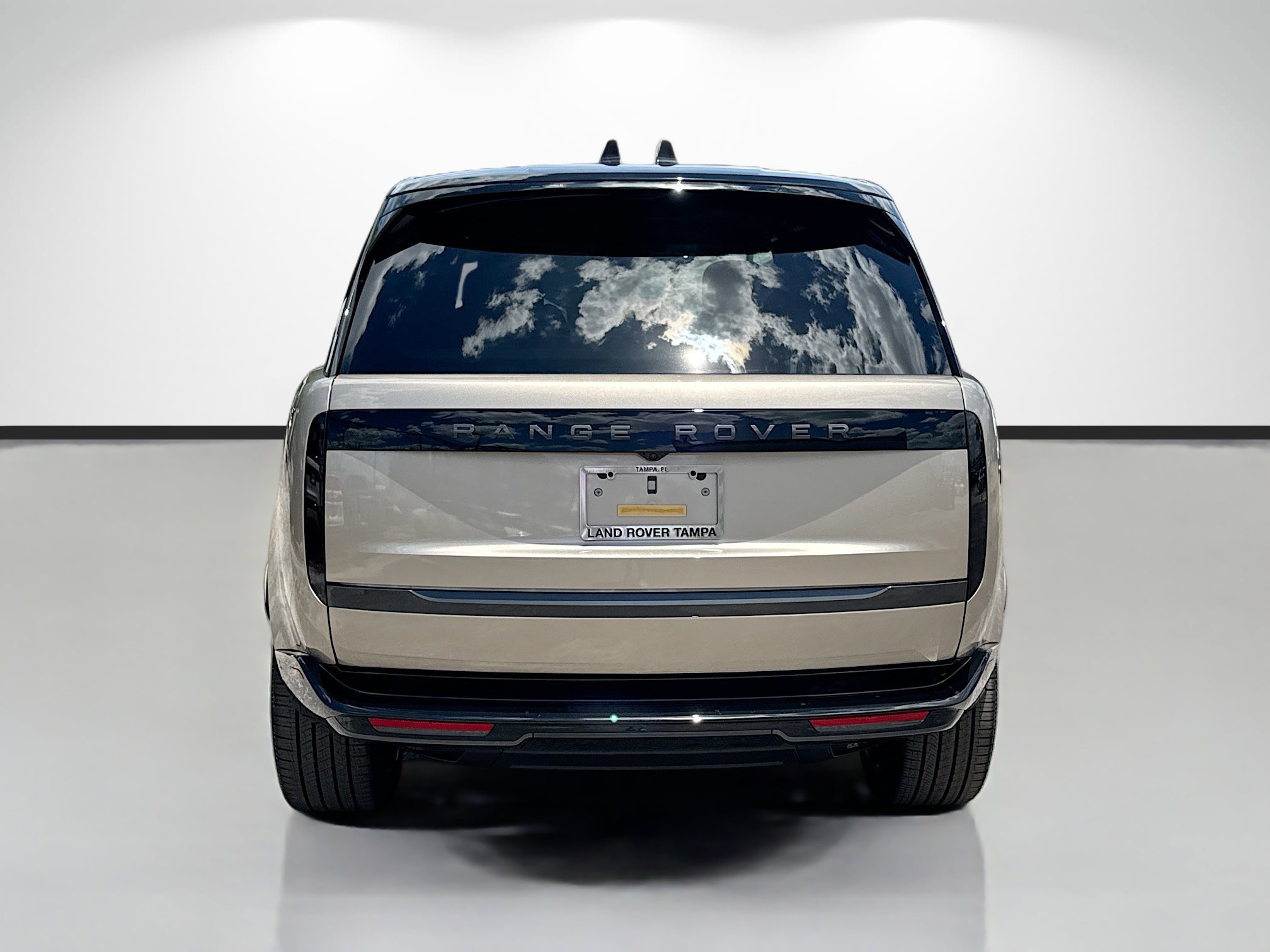 New 2026 Batumi Gold Land Rover SE image 4