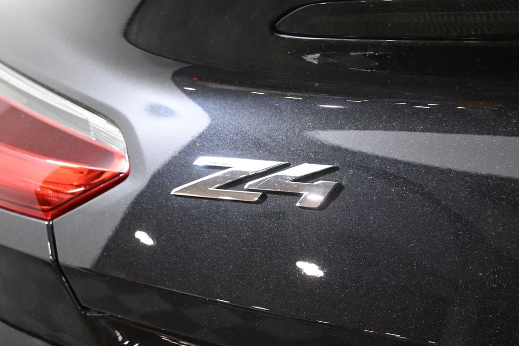 New 2026 Black Sapphire Metallic BMW sDrive30i image 42
