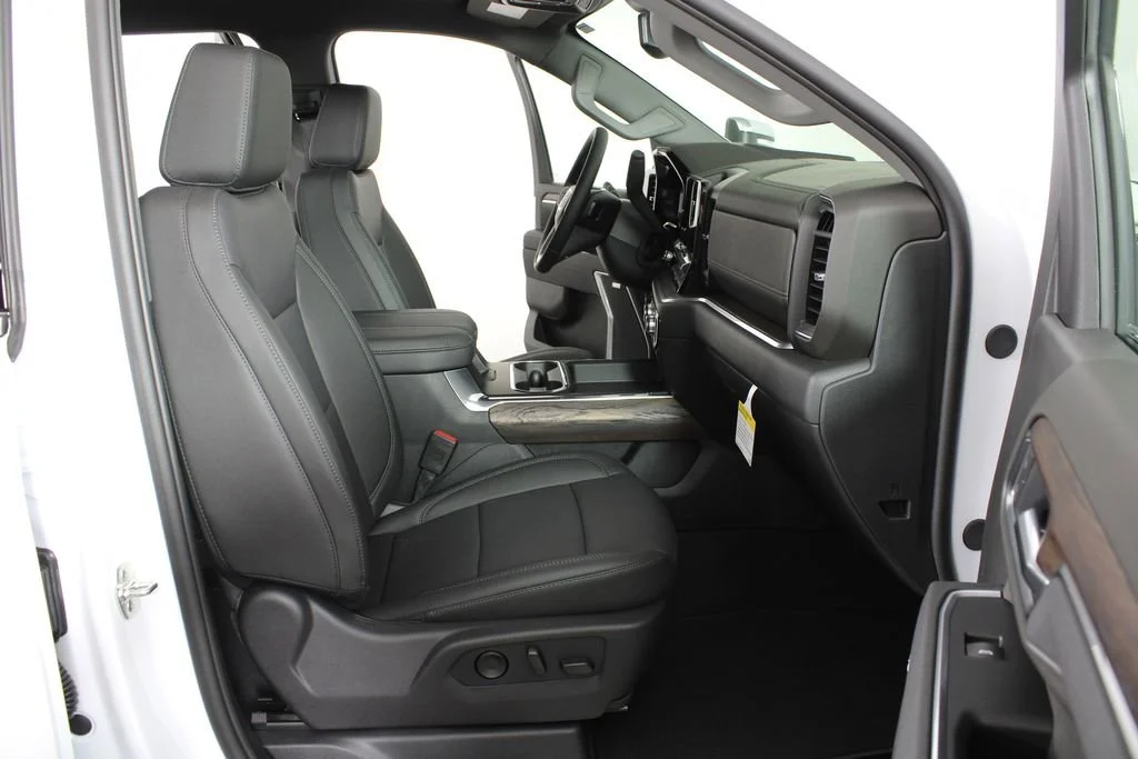 2026 GMC Sierra 3500HD SLT - Photo 18