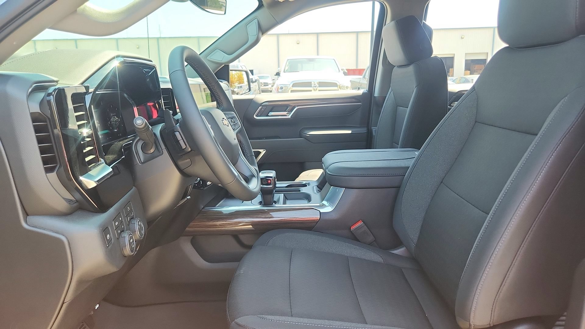 2026 Chevrolet Silverado 1500 LT - Photo 10
