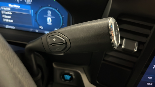 Used 2024 Agate Black Metallic Ford XLT image 18