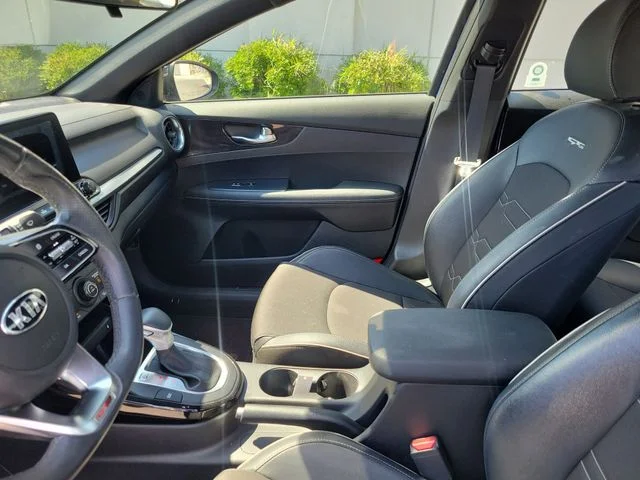 Used 2020 Blue Kia GT-Line image 13