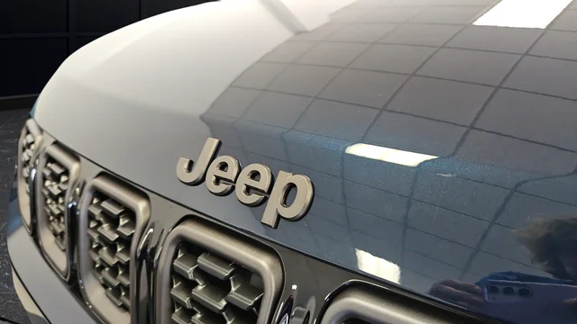 New 2026 Fathom Blue Pearl-Coat Exterior Paint Jeep Latitude image 34