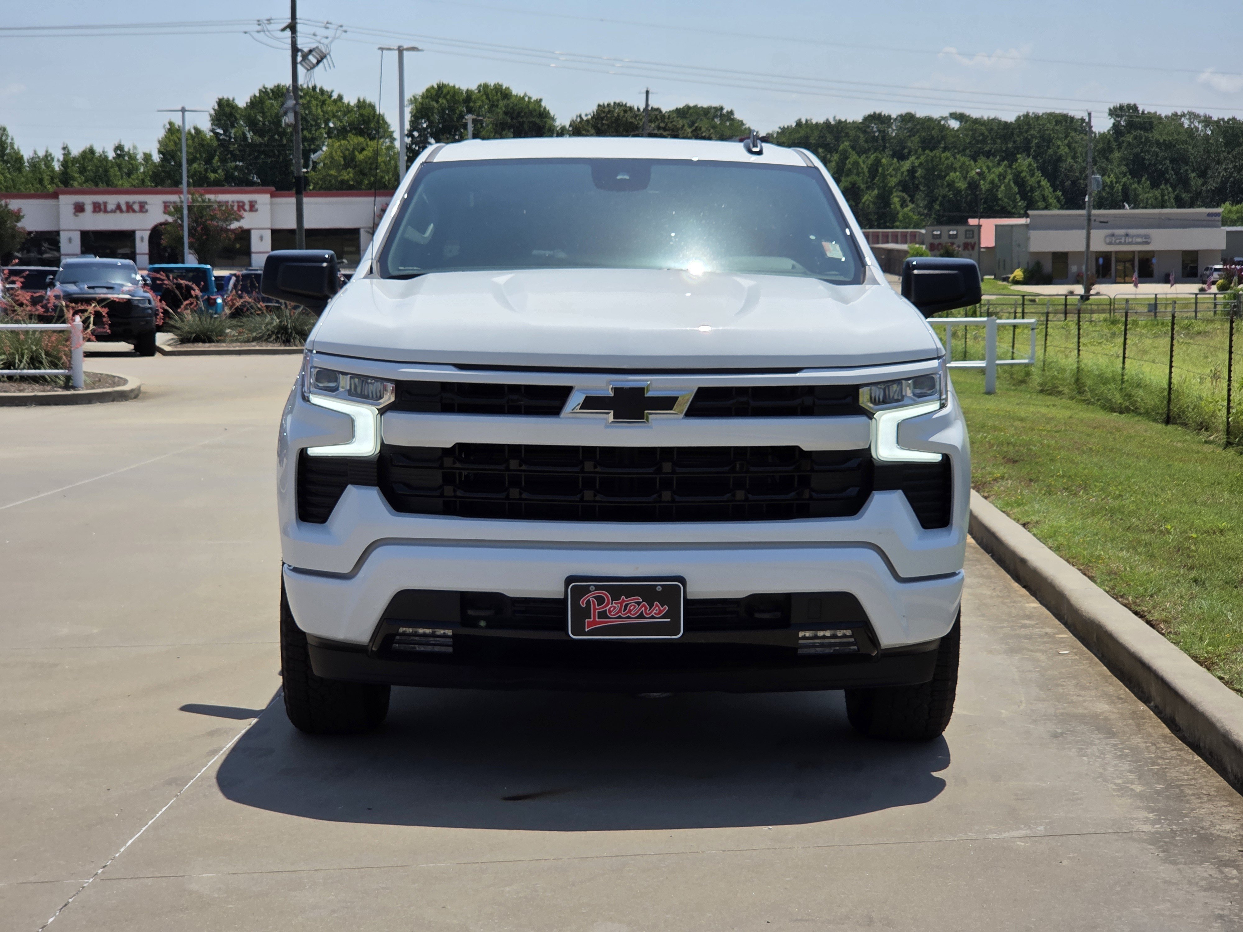 New 2026 Summit White Chevrolet RST image 2