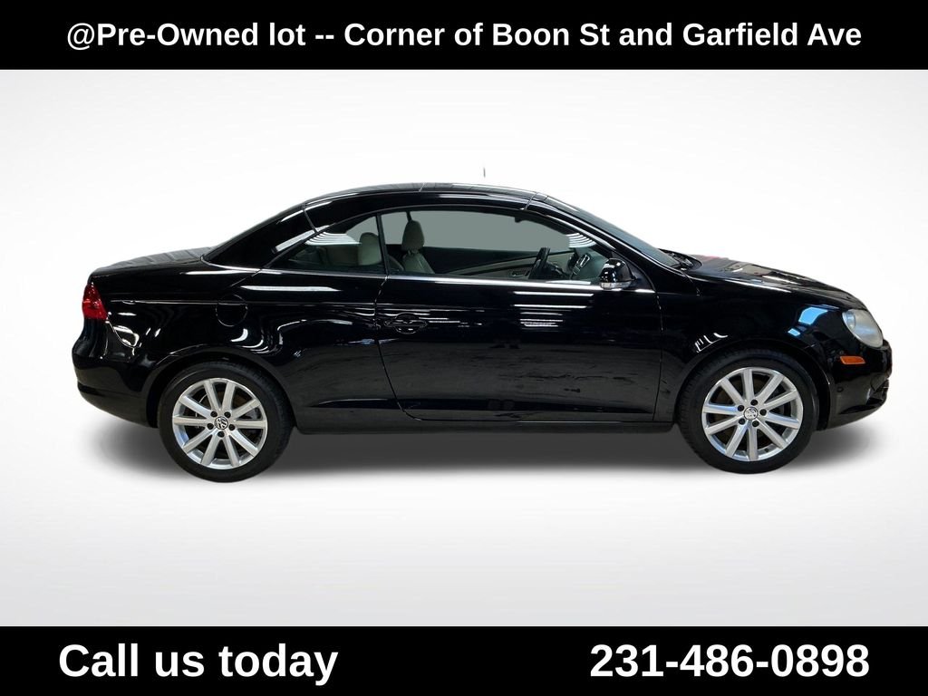 Used 2007  Volkswagen 2.0T image 6