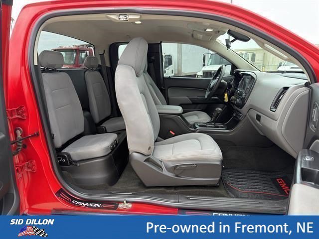 Used 2018 Cardinal Red GMC 4WD image 13