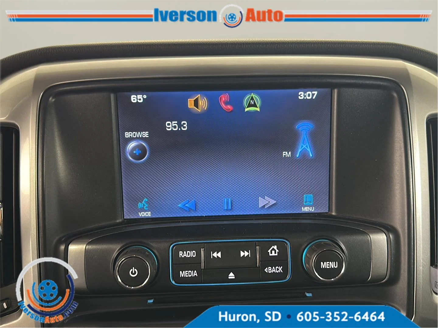Used 2015 Summit White Chevrolet LT image 19