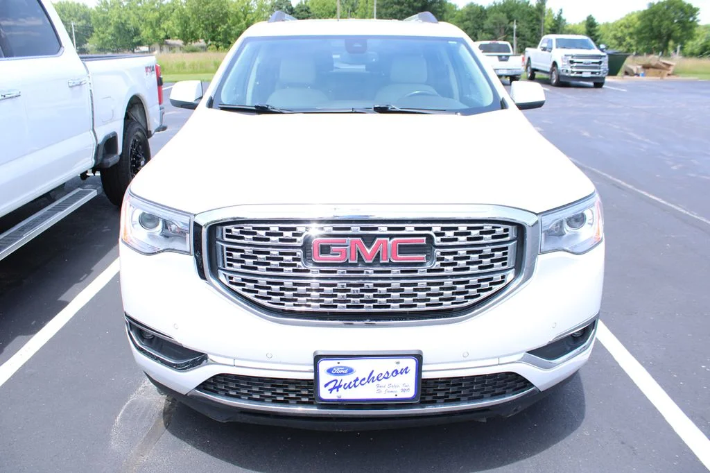 Used 2019 White Frost Tri-Coat GMC Denali image 2