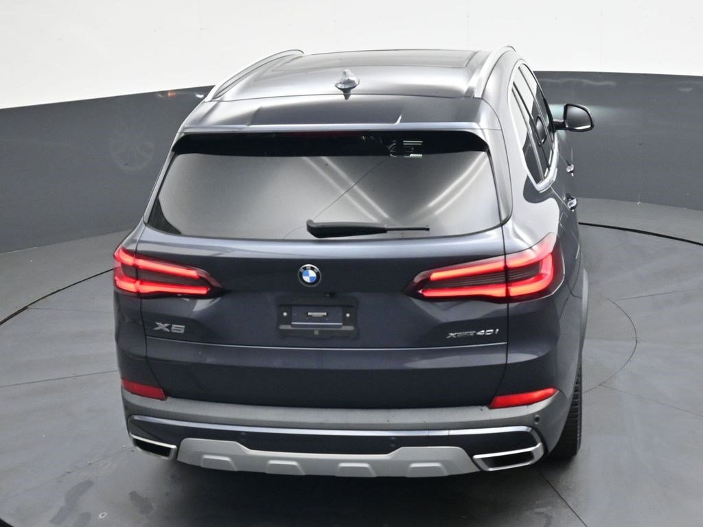 Used 2020 Arctic Gray Metallic BMW xDrive40i image 25