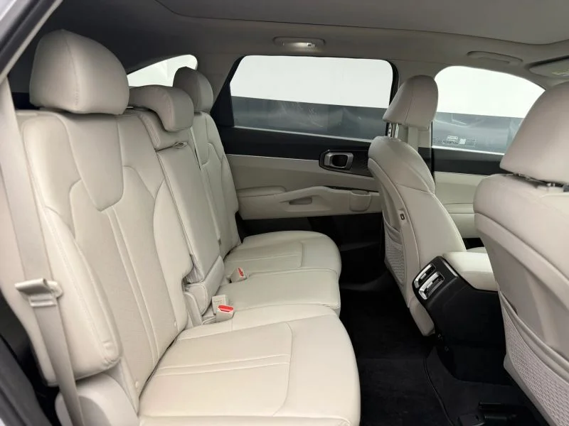 Used 2022  Kia S Sport Utility 4D image 26
