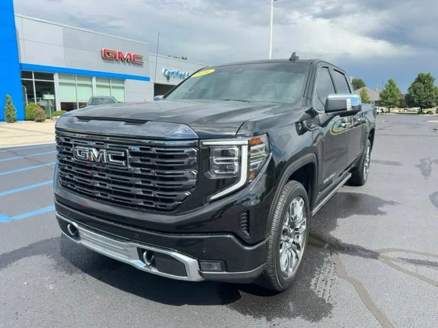 Used 2024 Onyx Black GMC Denali Ultimate image 2