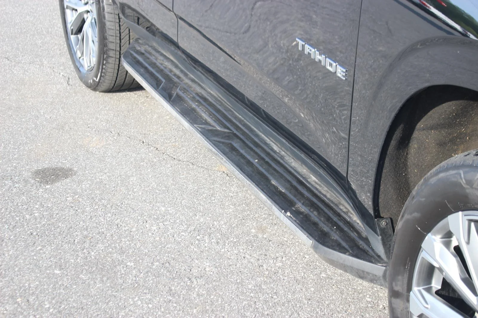 Used 2025 Black Chevrolet High Country image 10