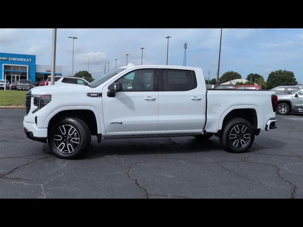 New 2026 Summit White GMC AT4 image 29