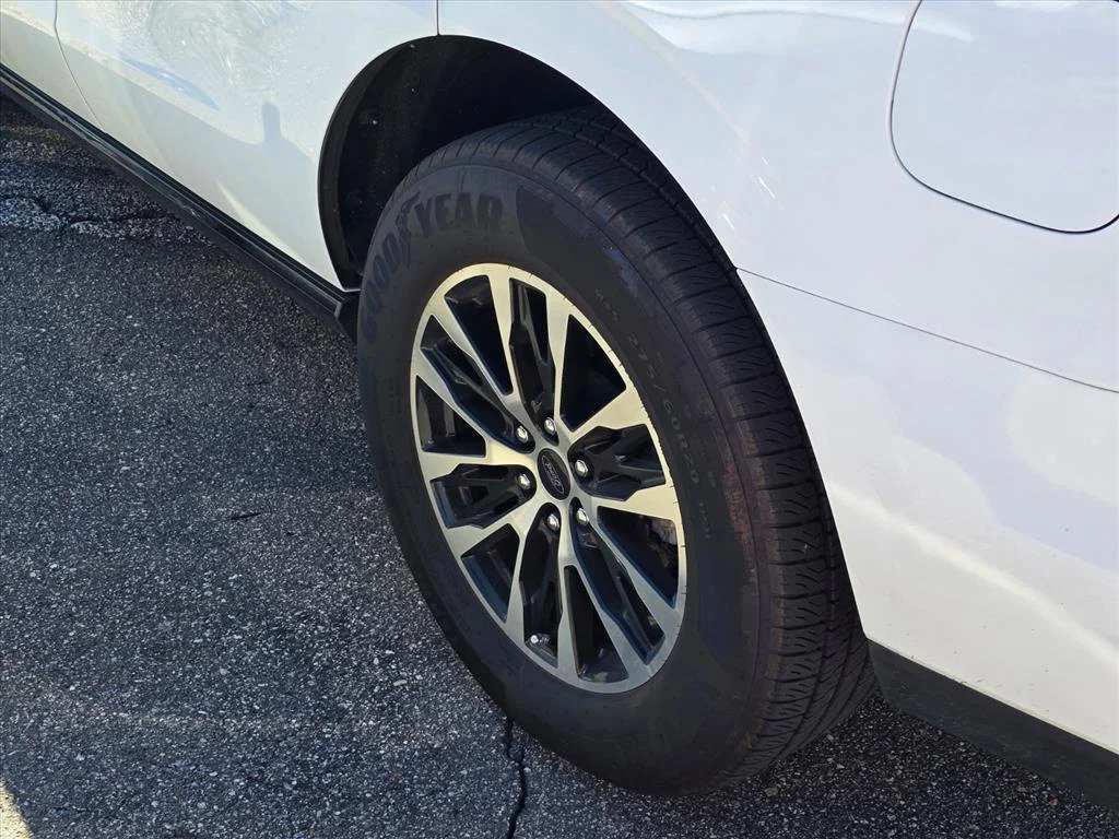 Used 2025 White Ford Platinum image 18