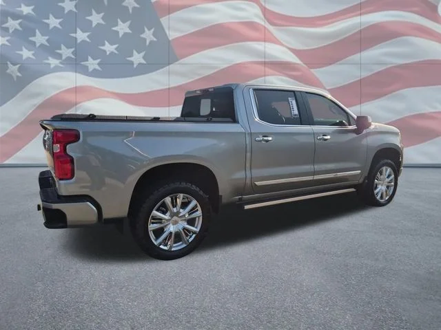 Used 2026 Gray Chevrolet High Country image 3