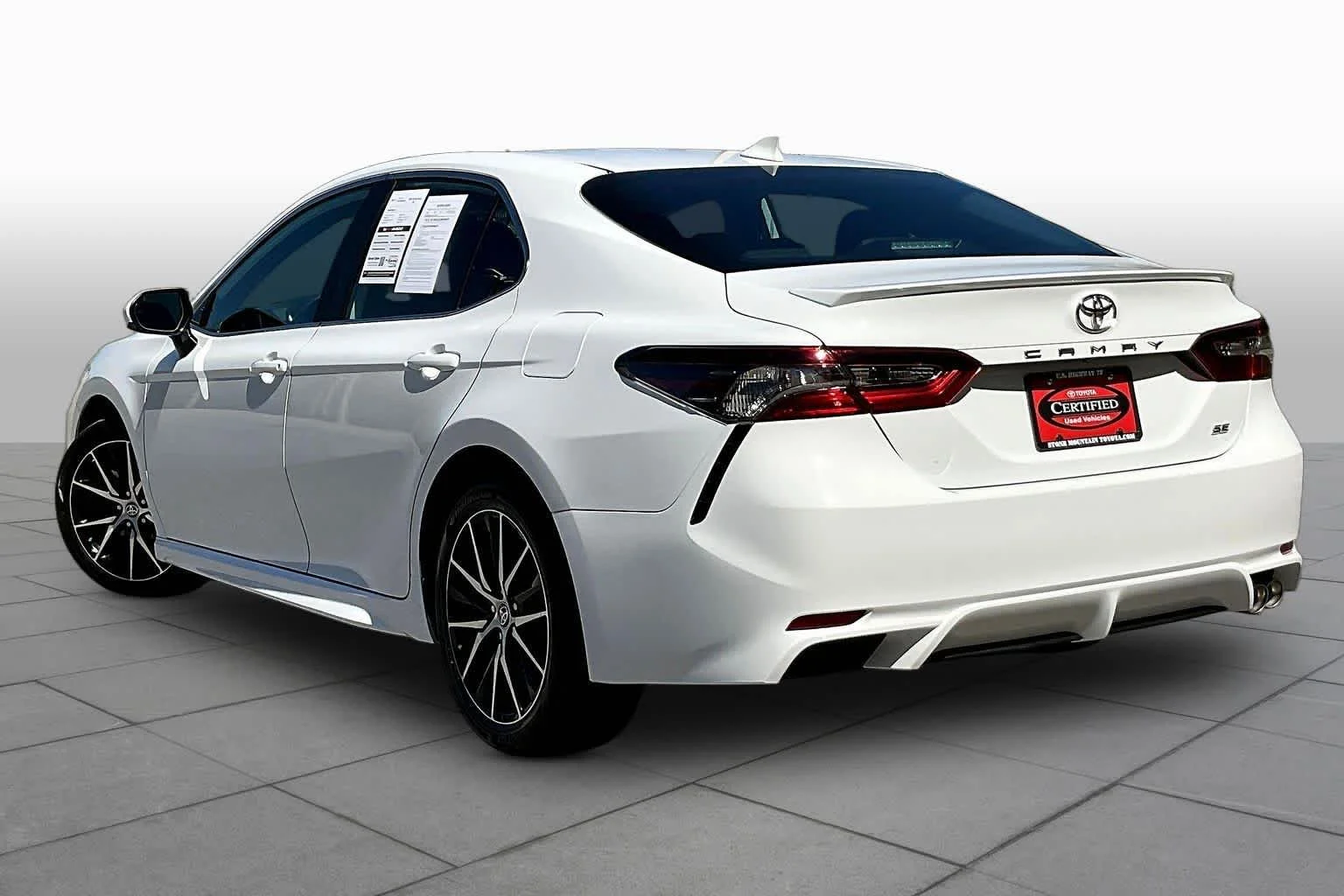 Used 2024 Ice Cap Toyota SE image 12