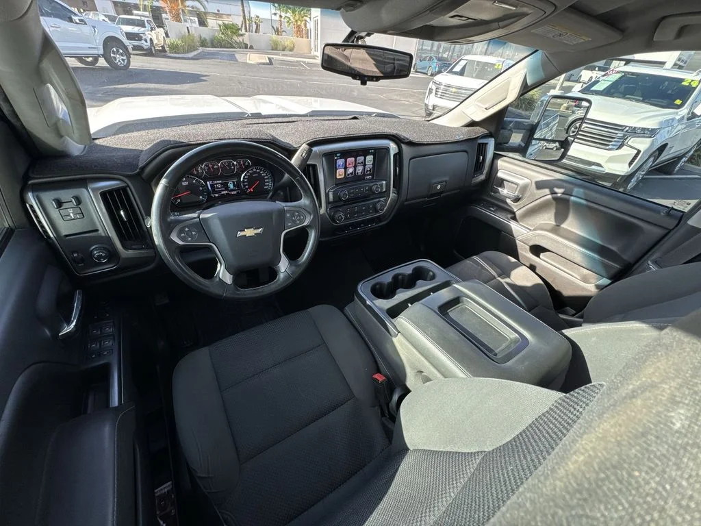 Used 2017 White Chevrolet LT image 19
