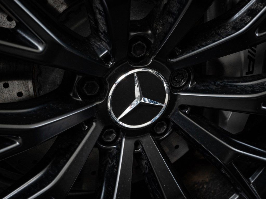 New 2026 MANUFAKTUR Moonlight White Metallic Mercedes-Benz GLC 43 AMG® image 8